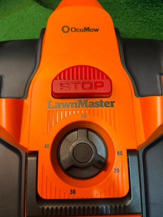 Robot Cortacésped LawnMaster OcuMow 16