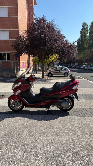 Suzuki Burgman 400