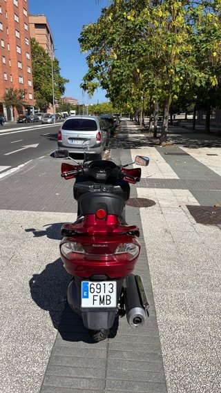 Suzuki Burgman 400