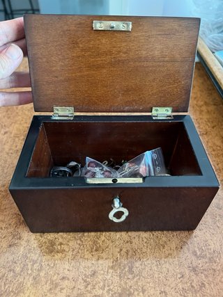 Caja joyero antigua de madera