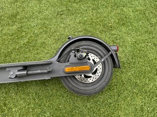 Patinete Xiaomi Essential Negro