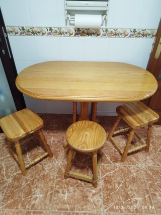 Mesa de cocina de madera