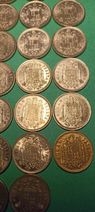 Lote 34 pesetas 1966.