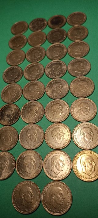 Lote 34 pesetas 1966.