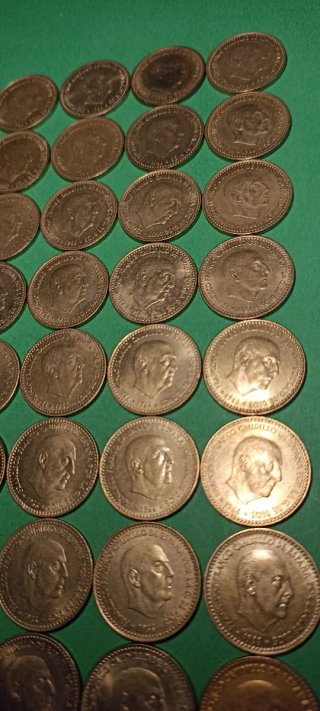 Lote 34 pesetas 1966.