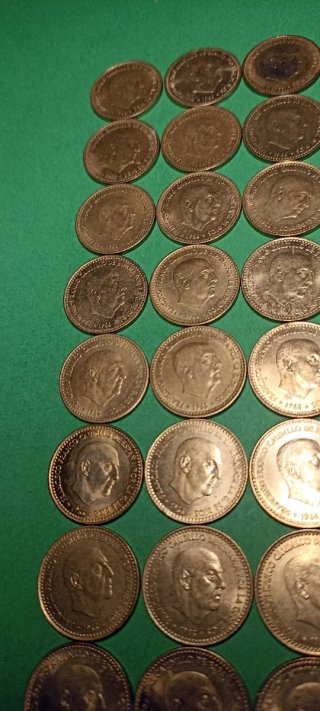Lote 34 pesetas 1966.
