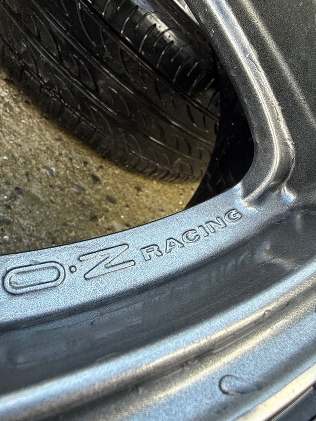 Llantas OZ 22 Originales con Pirelli PZero