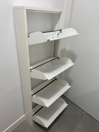 Mueble zapatero metálico