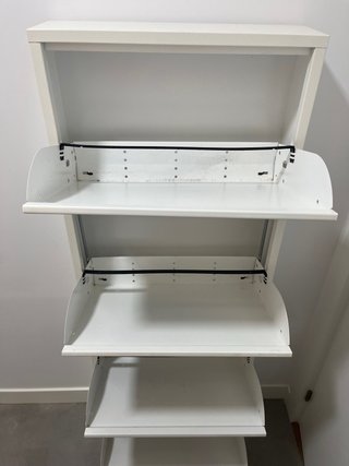 Mueble zapatero metálico