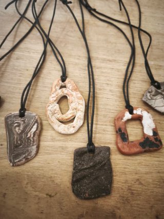 Seis collares boho artesanales