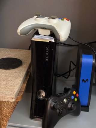 Xbox 360 Negra con Mando