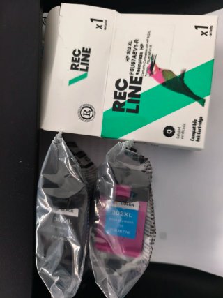 Impresora HP OfficeJet 3833 con tinta y repuesto