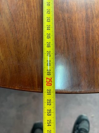 Mesa de madera redonda