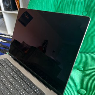 MacBook Pro 16 / 2021 / M1 Pro / 1TB / 16GB / Gris