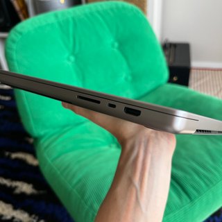 MacBook Pro 16 / 2021 / M1 Pro / 1TB / 16GB / Gris
