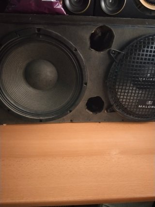 Altavoces Malone Negros