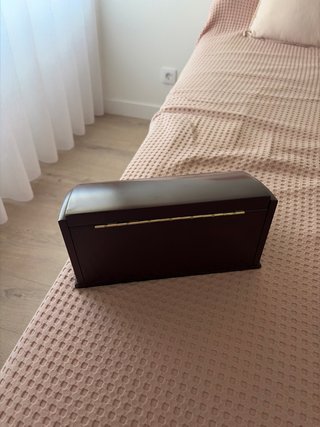 Joyero de madera oscuro