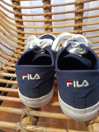 Zapatillas Fila Azul Marino y Blanco