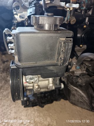 Bomba Dirección Mercedes W204