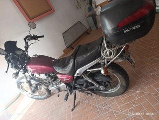 Moto Yamaha Special Granate