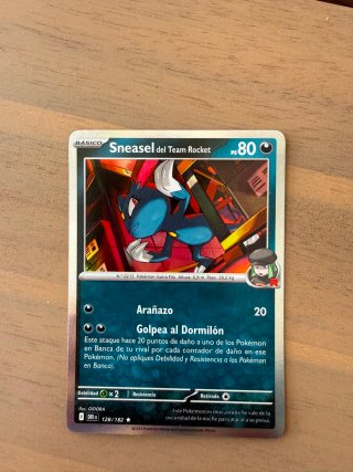 Carta Pokémon Sneasel del Team Rocket 128/182