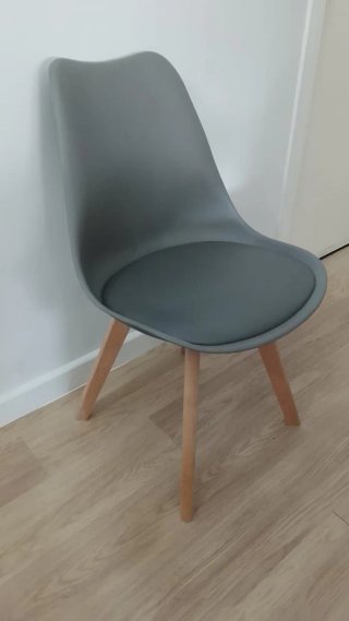 Silla salón madera 10€