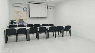 Sillas negras para oficina o aula
