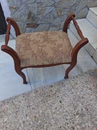 Butaca de dormitorio tapizada