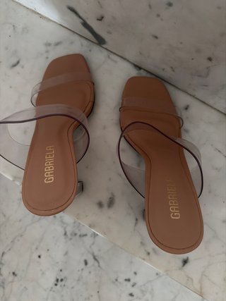 Sandalias Gabriela Beige y Plateadas