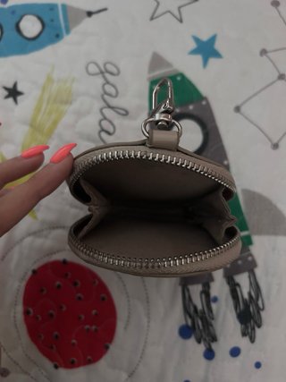 Monedero redondo beige