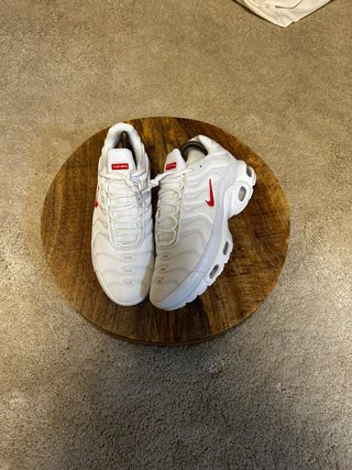 Nike TN x Supreme Blancas Rojas