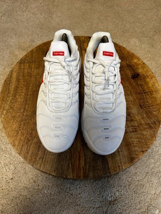 Nike TN x Supreme Blancas Rojas