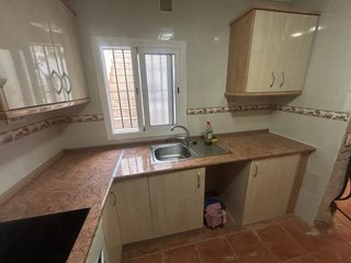 Cocina modular beige y marrón