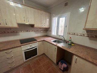 Cocina modular beige y marrón