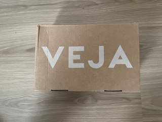 Zapatillas Veja x Make My Lemonade Verde/Rosa