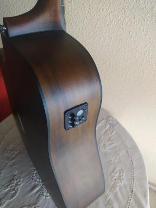 Guitarra Acústica Marrón
