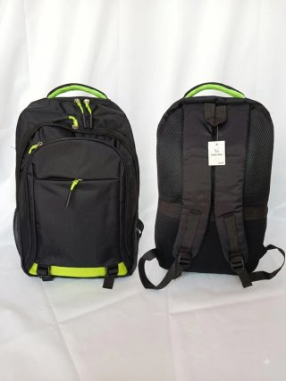 Mochila negra con detalles verde lima