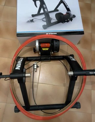 Rodillo B'Twin In'Ride 100 + soporte rueda