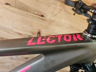 Ghost Lector Essential