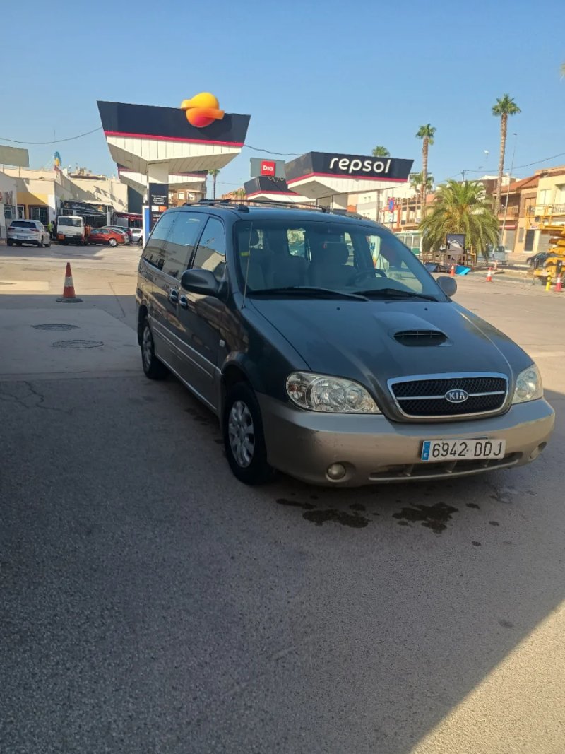 KIA Carnival 2004 - foto 1