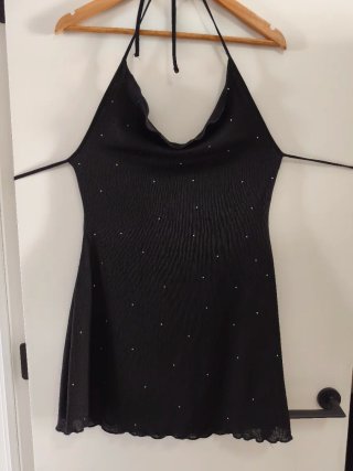 Vestido halter corto con pedrería