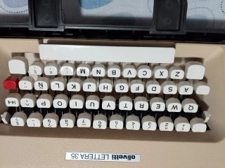 Máquina de escribir Olivetti Lettera 35