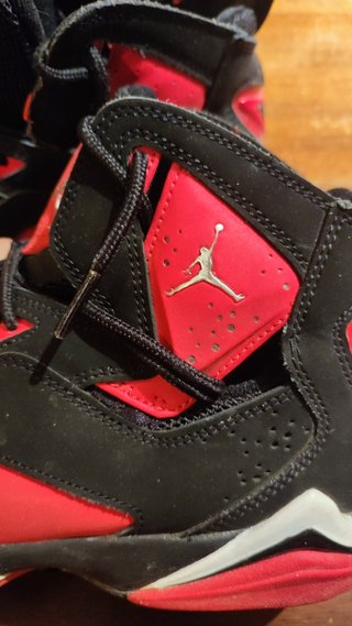 Jordan True Flight nere e rosse taglia 41 US 8