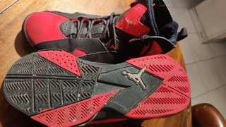 Jordan True Flight nere e rosse taglia 41 US 8