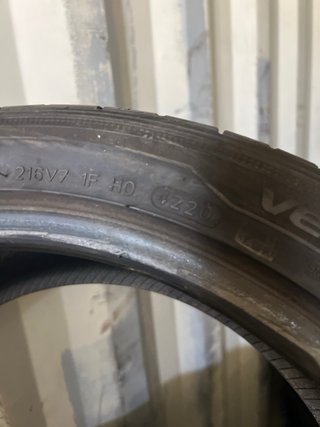 Neumático 215/45-18 89V