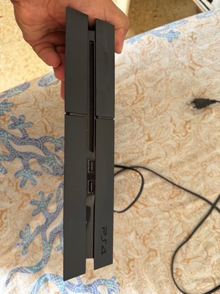 PS4 500GB + 3 Juegos + Auriculares