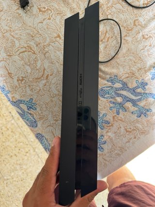 PS4 500GB + 3 Juegos + Auriculares