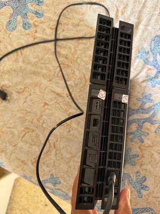 PS4 500GB + 3 Juegos + Auriculares