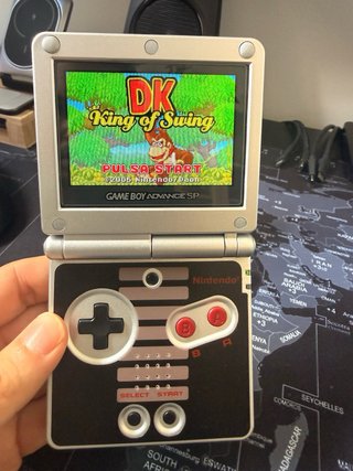 Consola Game Boy Advance SP con extras