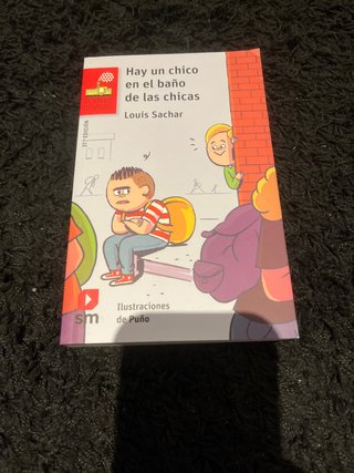 Hay Un Chico En El Baño de Las Chicas